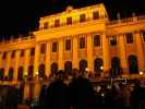 Daniela und Yasmin im Kultur- und Weihnachtsmarkt Schloß Schönbrunn