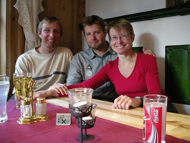 Ich, Markus und Mama in der 'Grillalm' (20. Apr.)