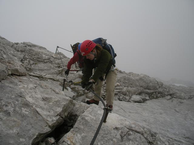 Johann-Klettersteig: Irene und Daniela zwischen Götterthron und Ausstiegsquerung (7. Juni)