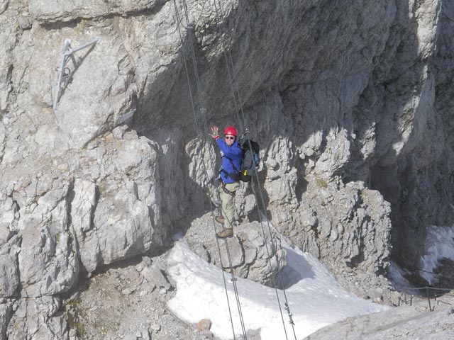 Westgrat-Klettersteig: Mathias auf der Seilbrücke (8. Juni)