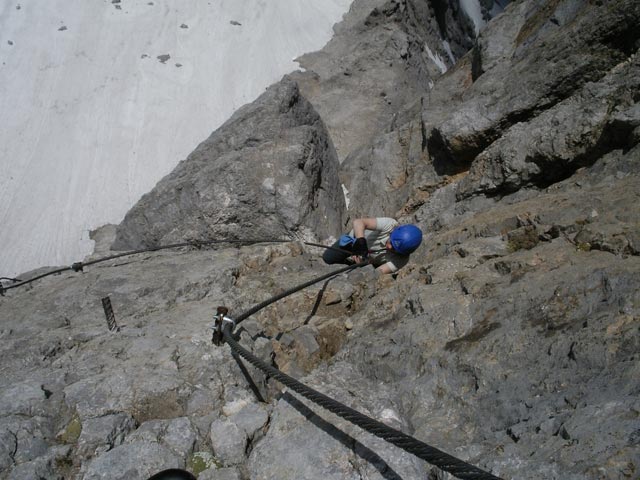 Sky Walk-Klettersteig: Irene im überhängenden Pfeiler (9. Juni)