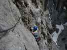 Sky Walk-Klettersteig: Irene am Ende des überhängenden Pfeilers (9. Juni)