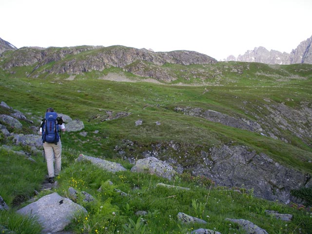 Daniela auf Weg 302 in Tschifernella