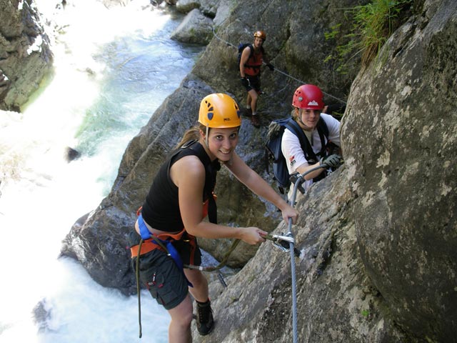 ÖTK-Klettersteig: Theresa, Erich und Daniela zwischen Einstieg und erster Brücke (7. Juli)