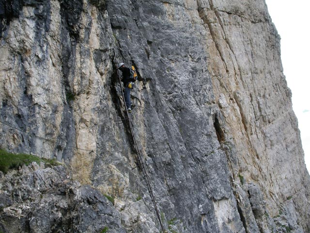 Via Ferrata Michielli Albino Strobel: Lukas auf der Leiter (11. Juli)