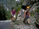 ÖTK-Klettersteig: Doris, Daniela und Theresa bei der ersten Wehranlage (7. Juli)