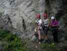 Koflwand-Klettersteig: Daniela, Doris und Ingrid im Einstieg (8. Juli)