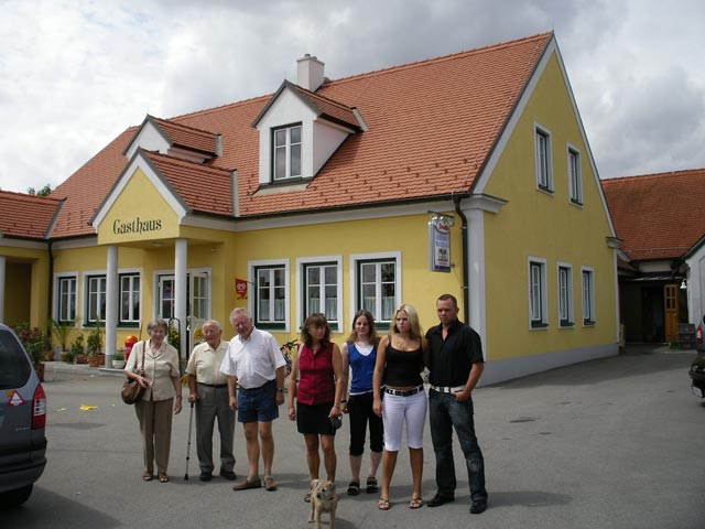 Oma, Opa, Franz, Eveline, Daniela, Karoline und Roman in Gerhard's Wiazhaus