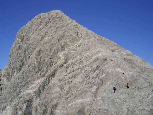 Heilbronner Weg: Wolfgang und Theresa zwischen Bockkarscharte und Bockkarkopf (5. Aug.)