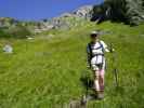 Daniela auf Weg 432 zwischen Wieslekar und Mittlerer Hochalp-Hütte (5. Aug.)