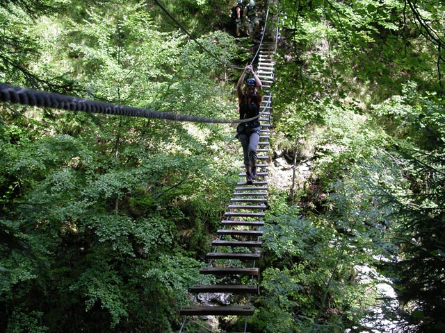 Postalmklamm-Klettersteig: Marlies auf der Seufzerbr&uuml;cke