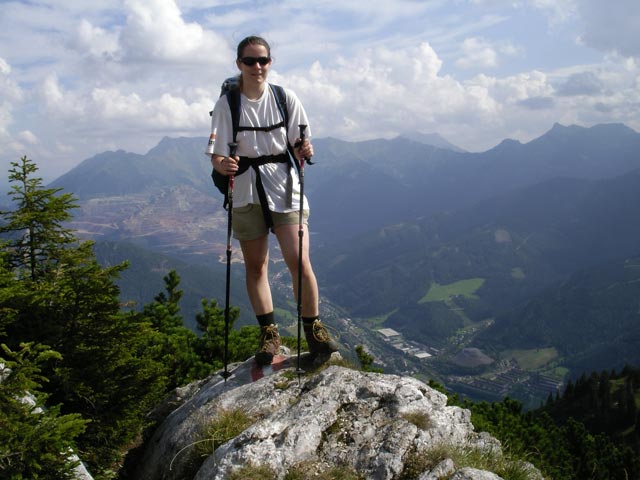 Daniela auf Weg 822 zwischen Hochblaser und Senkk&ouml;gel