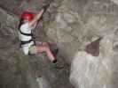 Roßlochhöhlen-Klettersteig: Daniela in der Höhle