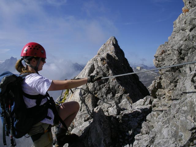 Arlberger Klettersteig: Daniela zwischen westlichem Einstieg und Knoppenjochspitze