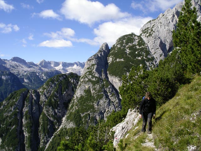 Irene auf Weg 656 zwischen Rio Bianco und Forc. delle Cenge