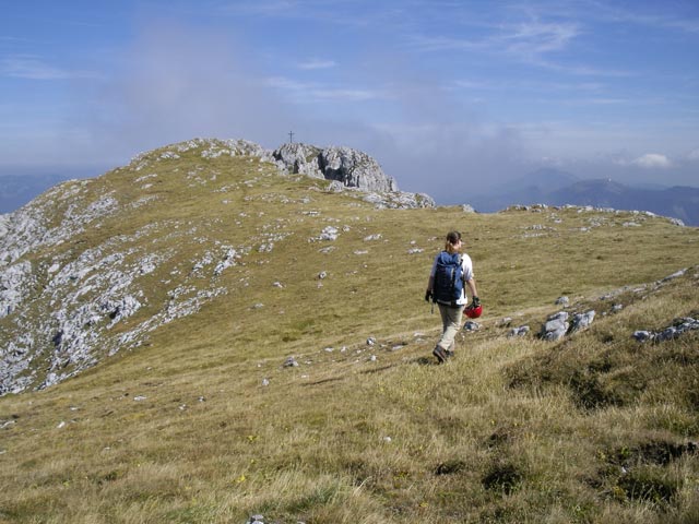 Daniela zwischen Feistringstein-Klettersteig und Vorgipfel des Gro&szlig;en Feistringsteins
