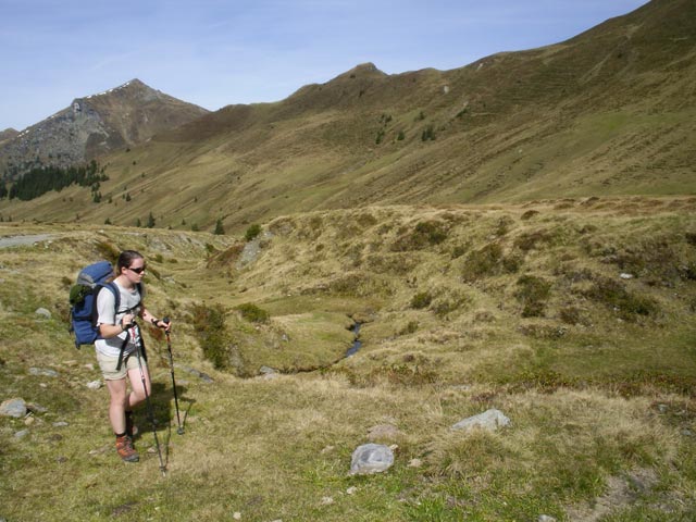 Daniela zwischen Vordere Achental-Grundalm und Sintersbach Hochalm (1. Okt.)