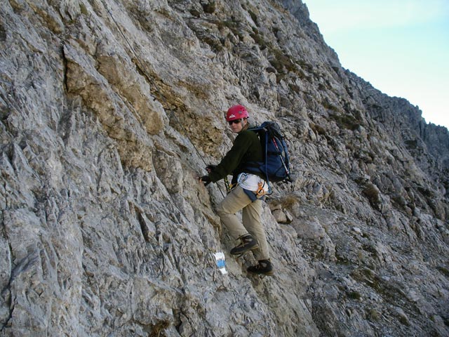 Karhorn-Klettersteig: Daniela im Einstieg