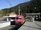 REX 1878 'PFISTERER Sicherheitsfenster' im Bahnhof Langen am Arlberg (14. Okt.)