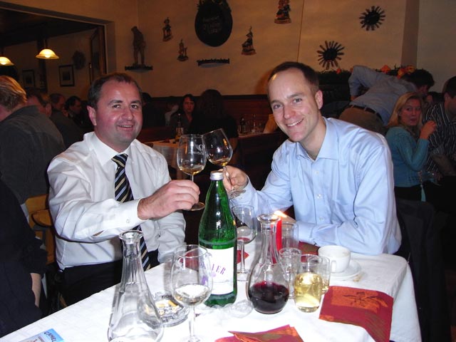 Harald und Florian im Heurigen Österreicher