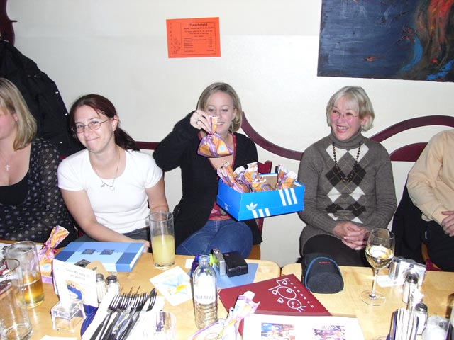 Cornelia, Natalie und Marianne im Hopfhaus