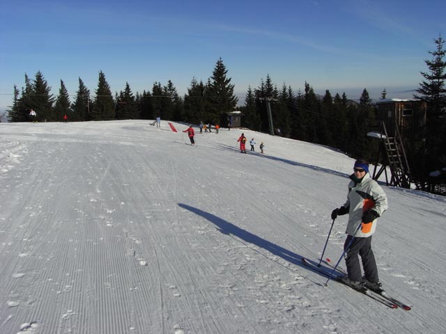 Daniela bei der Bergstation des Schneidlifts