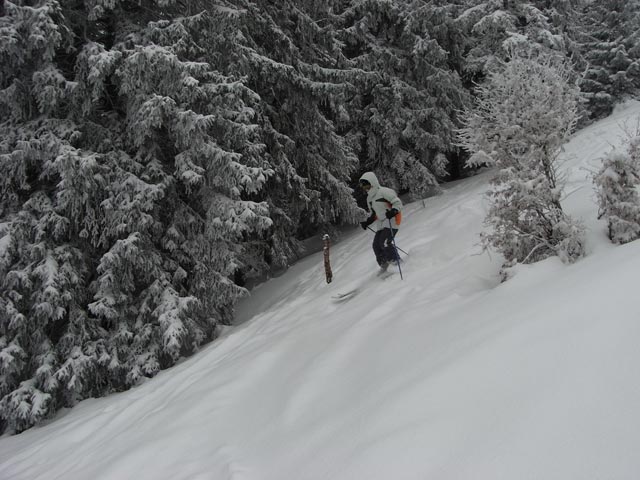 Daniela neben dem H&uuml;ttenhang (1. J&auml;n.)