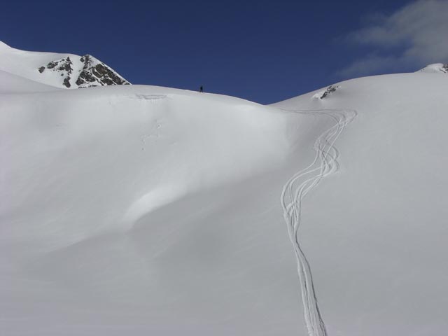 Markus neben Piste 76 (13. Apr.)