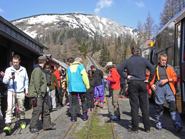 R 5 im Bahnhof Baumgartner, 1.397 m