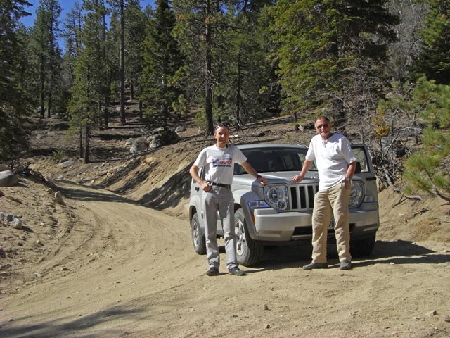 Ich und Papa auf der Jawbone Canyon Road in den Piute Mountains (6. Mai)