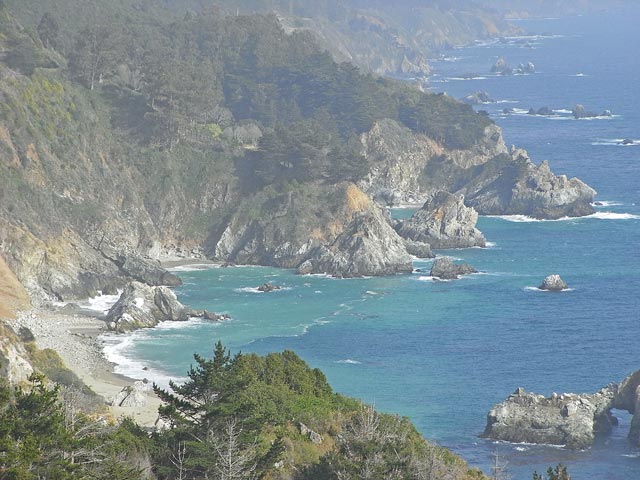 McWay Rocks an der Pazifikküste (8. Mai)