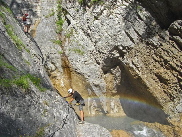 ÖTK-Klettersteig Pirkner Klamm: Christoph beim Regenbogenfall (6. Juli)