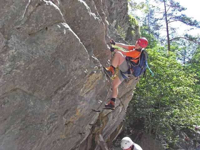 ÖTK-Klettersteig Pirkner Klamm: Daniela in der Schlüsselstelle (6. Juli)