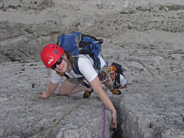 Kleine Gamswiesenspitze Nordostkante: Daniela und Erich in der vierten Seillänge (10. Juli)