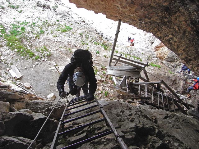 Via Ferrata Giovanni Lipella: Erich am Beginn der Gallerie del Castelletto