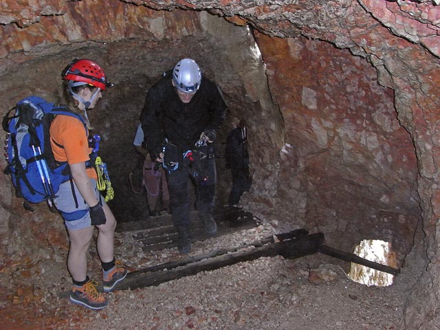 Via Ferrata Giovanni Lipella: Daniela und Erich in der Gallerie del Castelletto