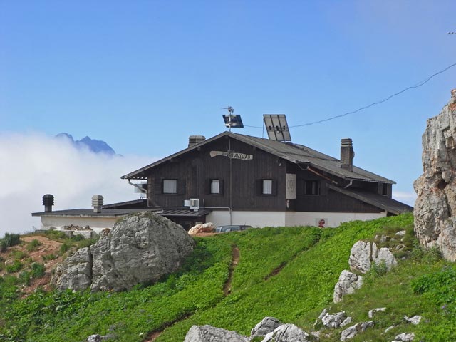 Rif. Averau, 2.413 m