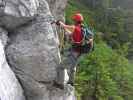 Hias-Klettersteig: Carmen nach der 1. Seilbrücke