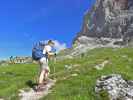 Daniela auf Weg 712 zwischen Ristorante Col Verde und Via Ferrata Bolver-Lugli