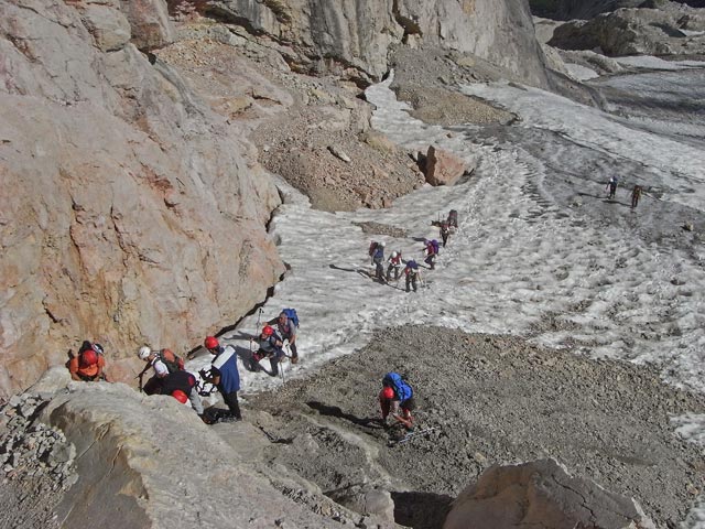 Weg 606 zwischen Rifugio Pian dei Fiaccon und Forcella de la Marmolada
