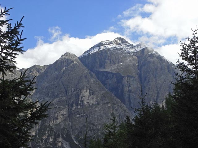 Kirchdach vom Herzebenwald aus (16. Aug.)
