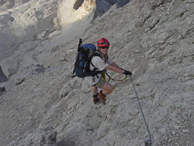 Via Ferrata Ivano Dibona: Daniela zwischen Ponte Cristallo und Forcella Stounies (30. Aug.)