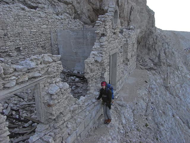 Via Ferrata Ivano Dibona: Daniela zwischen Forcella Granda und Cresta Bianca (31. Aug.)
