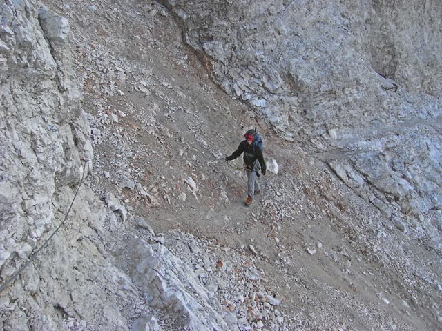 Via Ferrata Ivano Dibona: Daniela zwischen Forcella Granda und Cresta Bianca (31. Aug.)