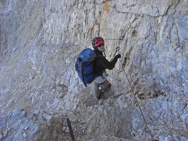 Via Ferrata Ivano Dibona: Daniela zwischen Cresta Bianca und Forcella Padeón (31. Aug.)