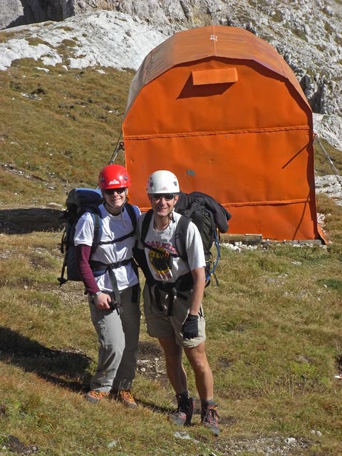 Daniela und ich beim Bivacco Mario Rigatti, 2.650 m