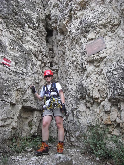 Fennberg-Klettersteig: Daniela vor der Schl&uuml;sselstelle