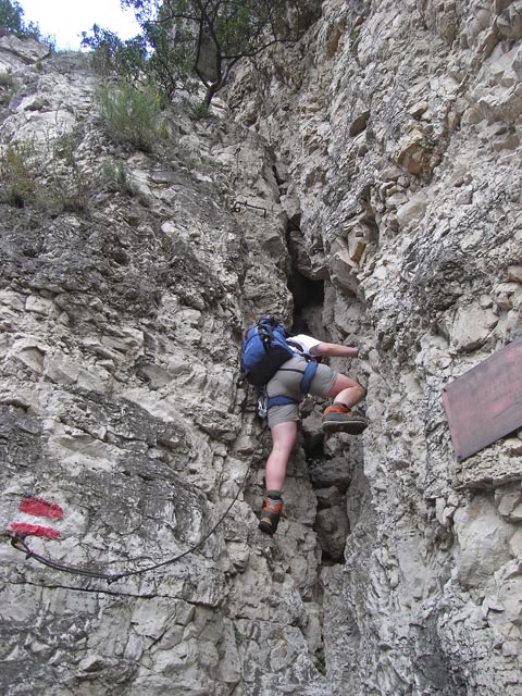 Fennberg-Klettersteig: Daniela in der Schlüsselstelle