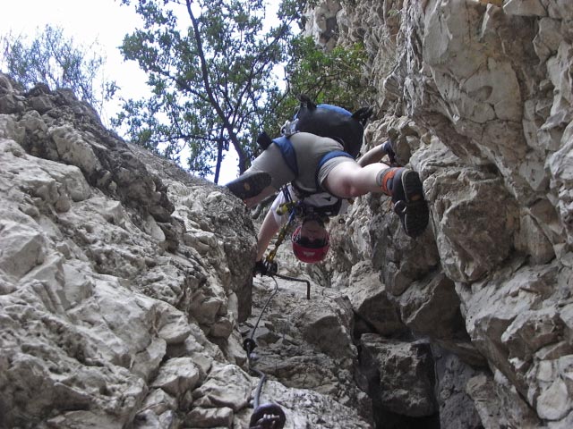 Fennberg-Klettersteig: Daniela in der Schl&uuml;sselstelle