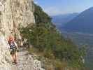 Fennberg-Klettersteig: Daniela im langen Gehgelände